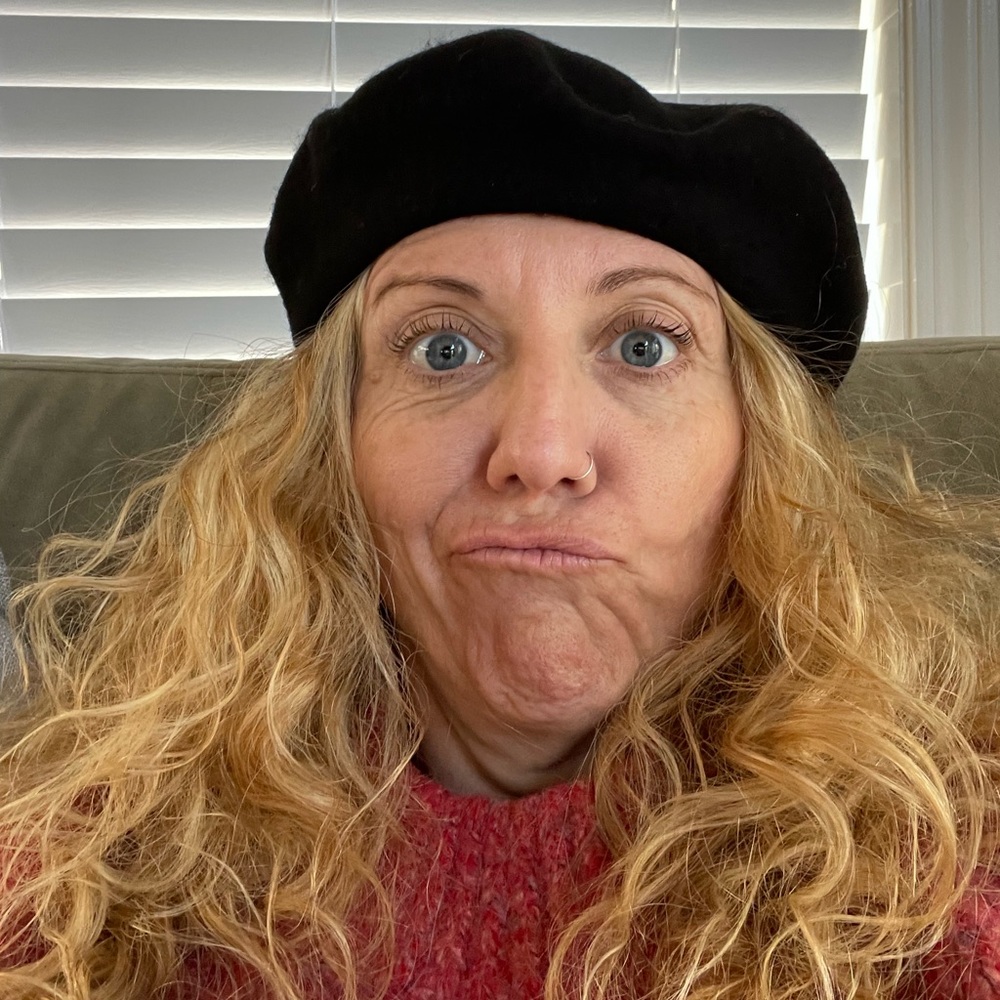 Meet your Posher, Angela